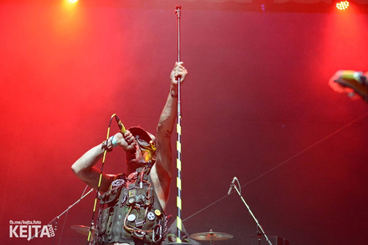 Ska-punková párty na Valníku. V sobotu zahráli Fast Food Orchestra, The Fialky, Krucipüsk a další