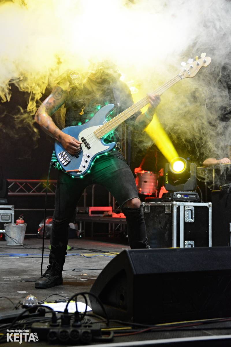 Ska-punková párty na Valníku. V sobotu zahráli Fast Food Orchestra, The Fialky, Krucipüsk a další