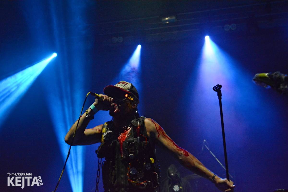 Ska-punková párty na Valníku. V sobotu zahráli Fast Food Orchestra, The Fialky, Krucipüsk a další