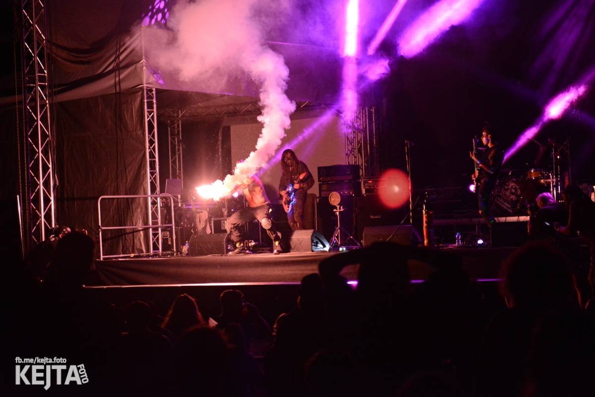 Ska-punková párty na Valníku. V sobotu zahráli Fast Food Orchestra, The Fialky, Krucipüsk a další