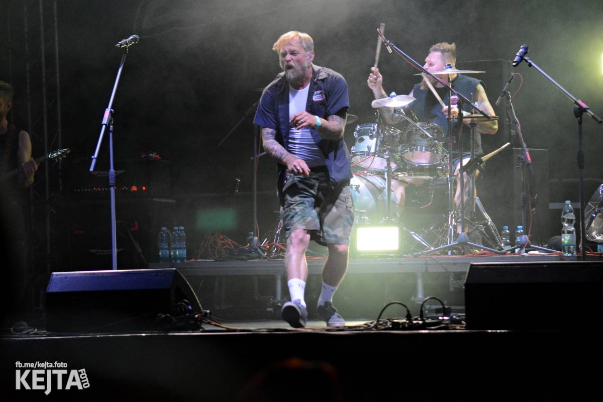 Ska-punková párty na Valníku. V sobotu zahráli Fast Food Orchestra, The Fialky, Krucipüsk a další