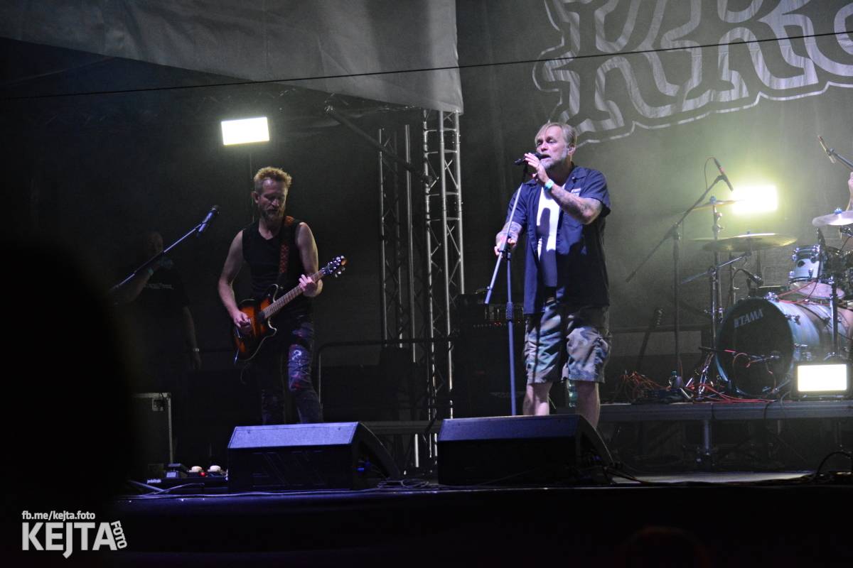 Ska-punková párty na Valníku. V sobotu zahráli Fast Food Orchestra, The Fialky, Krucipüsk a další