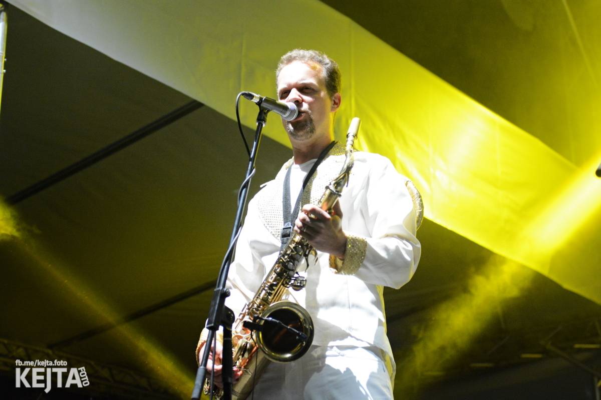 Ska-punková párty na Valníku. V sobotu zahráli Fast Food Orchestra, The Fialky, Krucipüsk a další