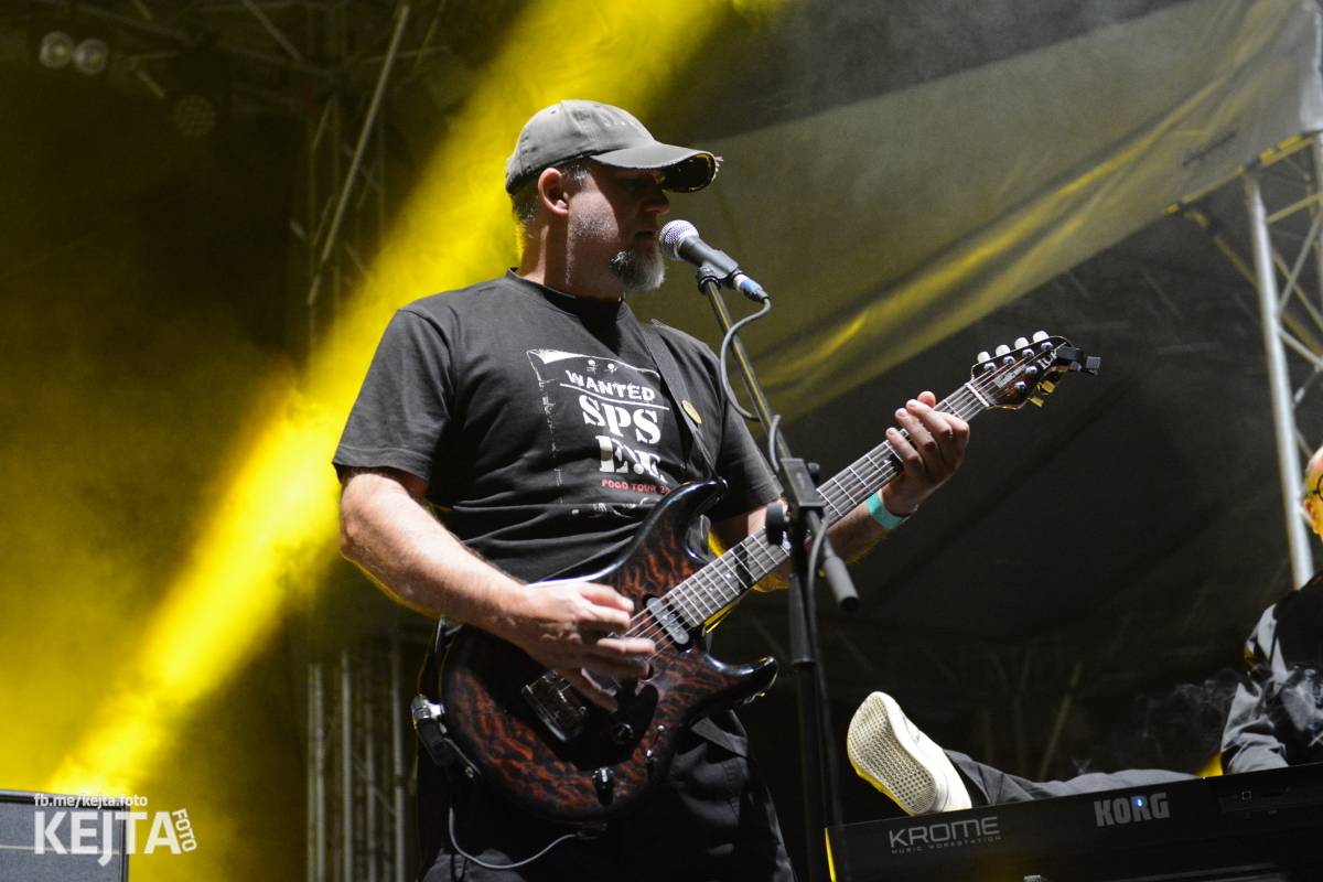 Ska-punková párty na Valníku. V sobotu zahráli Fast Food Orchestra, The Fialky, Krucipüsk a další