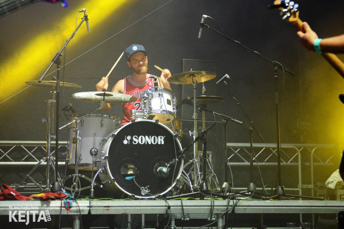 Ska-punková párty na Valníku. V sobotu zahráli Fast Food Orchestra, The Fialky, Krucipüsk a další