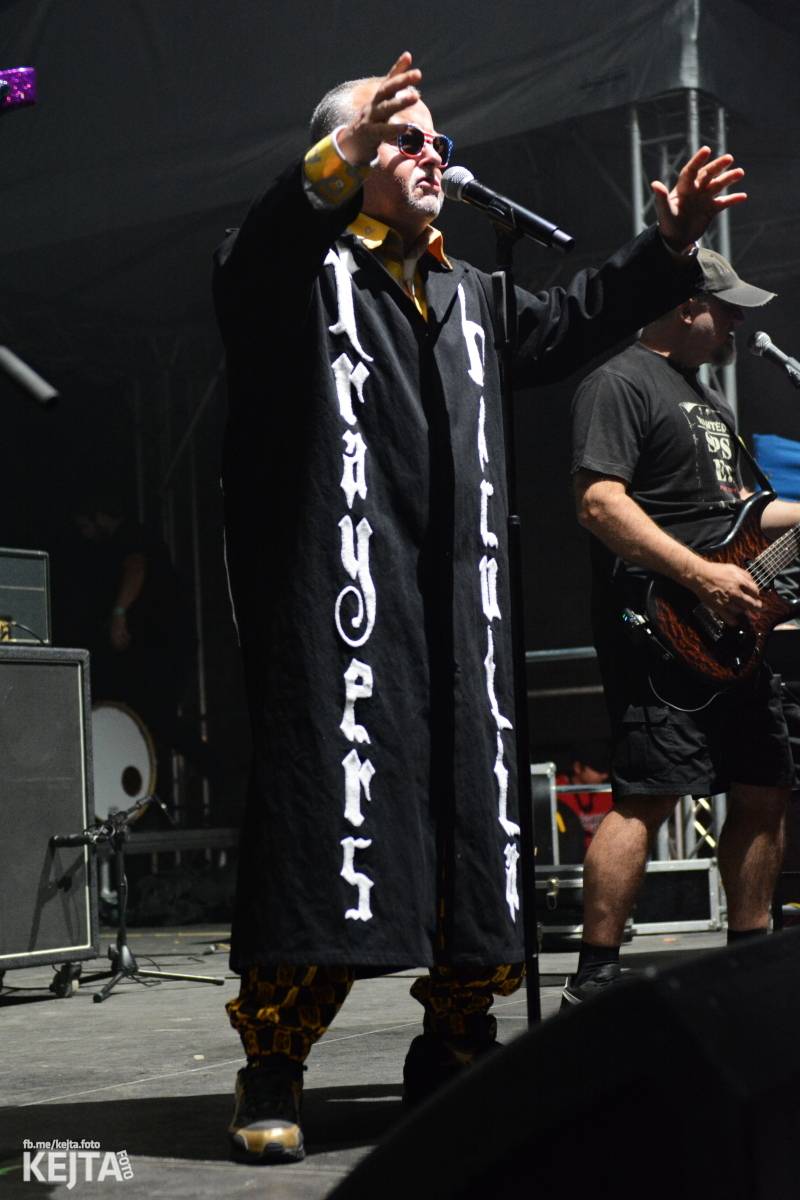 Ska-punková párty na Valníku. V sobotu zahráli Fast Food Orchestra, The Fialky, Krucipüsk a další