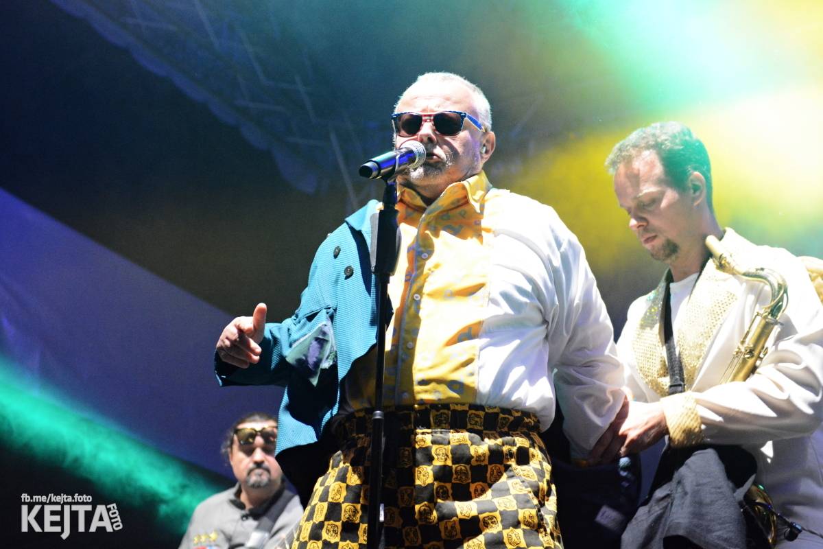 Ska-punková párty na Valníku. V sobotu zahráli Fast Food Orchestra, The Fialky, Krucipüsk a další