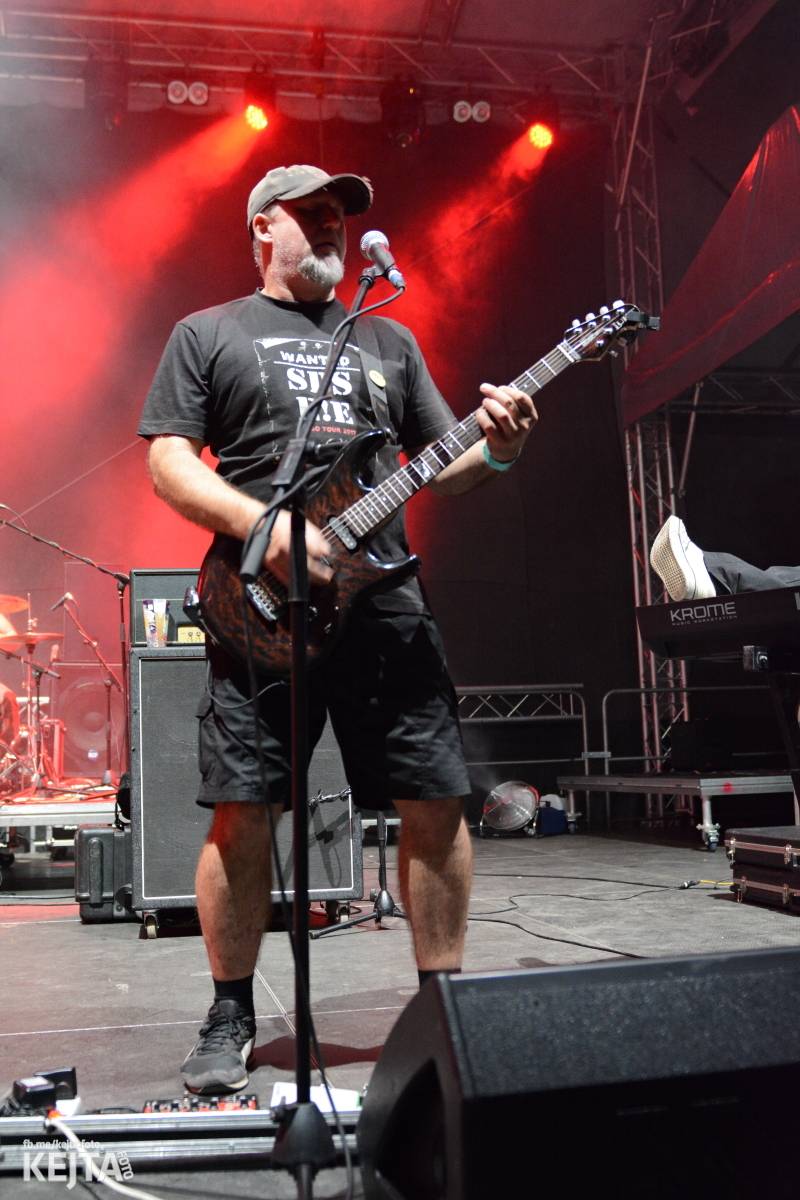 Ska-punková párty na Valníku. V sobotu zahráli Fast Food Orchestra, The Fialky, Krucipüsk a další