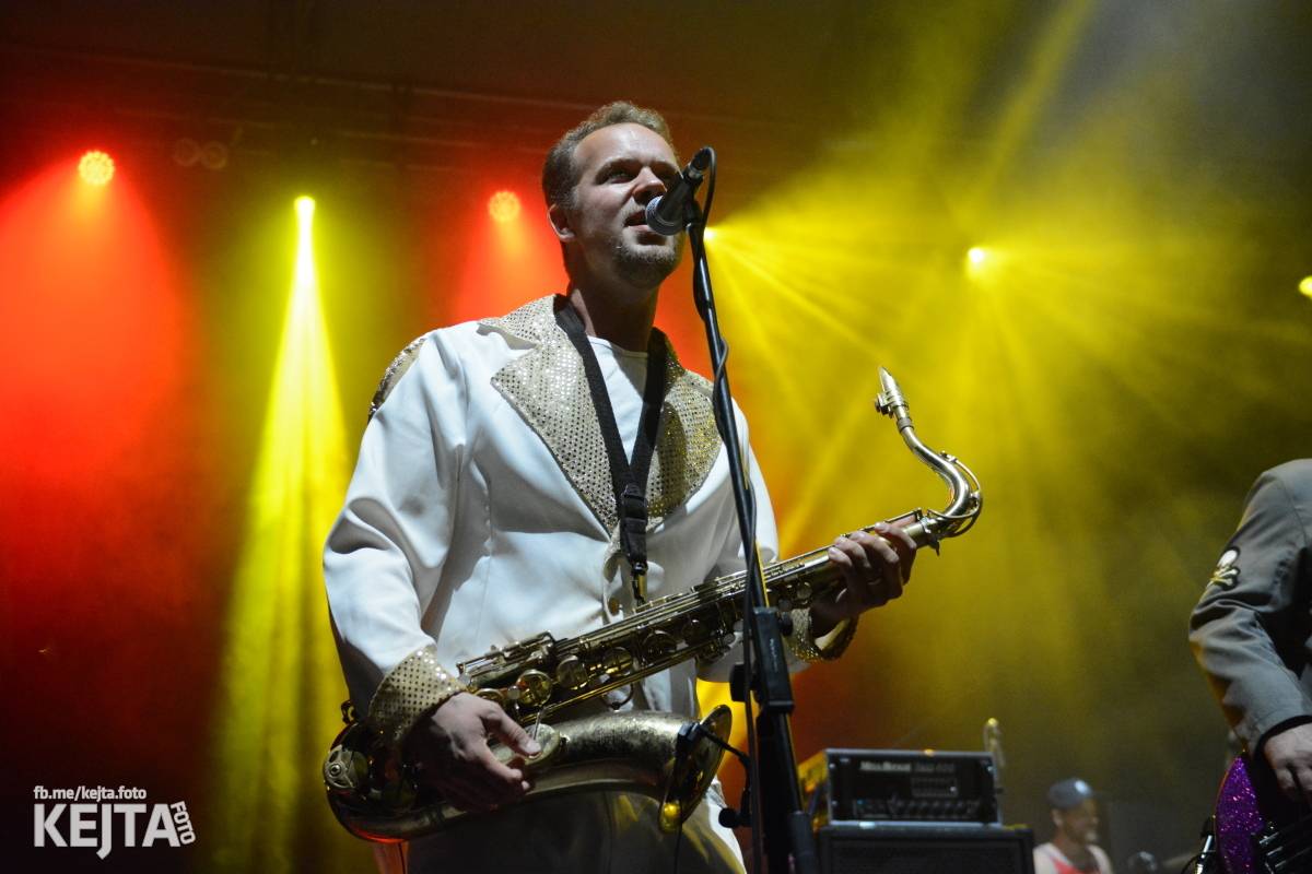 Ska-punková párty na Valníku. V sobotu zahráli Fast Food Orchestra, The Fialky, Krucipüsk a další