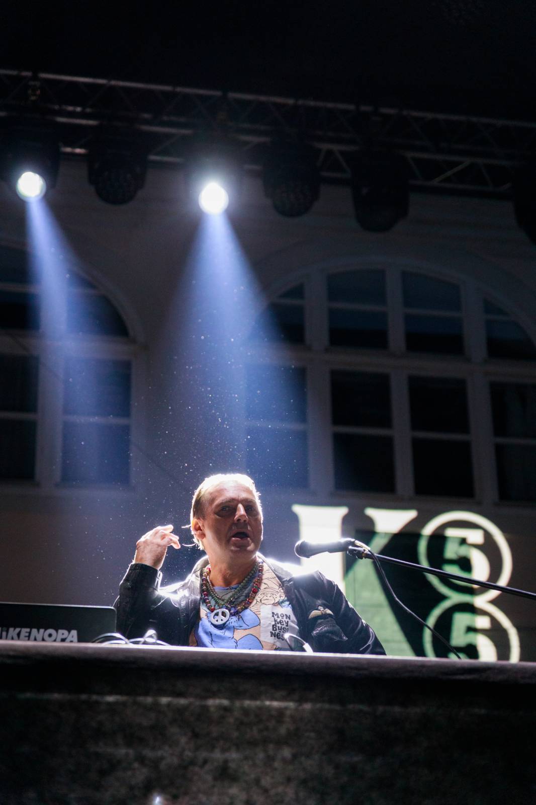 Monkey Business otevřeli v Karlových Varech legendární klub Kaiser 55, zahrál také Michael V. a Robot