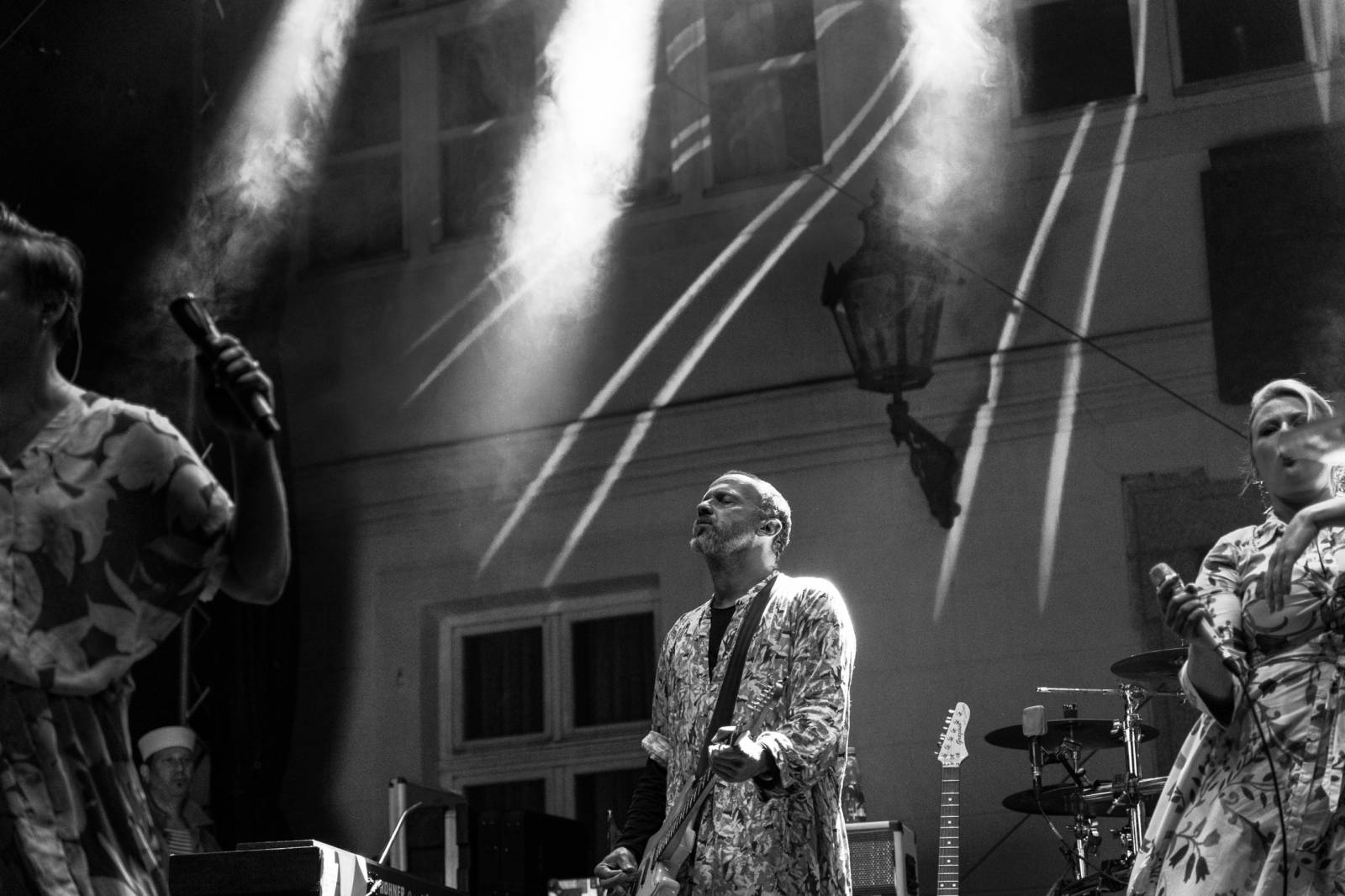 Monkey Business otevřeli v Karlových Varech legendární klub Kaiser 55, zahrál také Michael V. a Robot