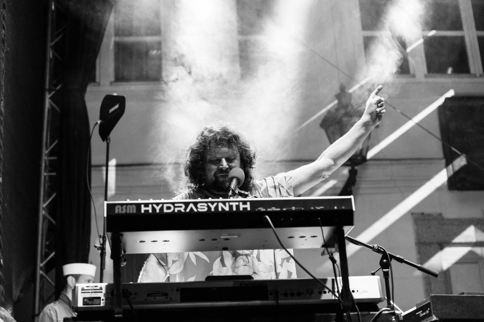 Monkey Business otevřeli v Karlových Varech legendární klub Kaiser 55, zahrál také Michael V. a Robot