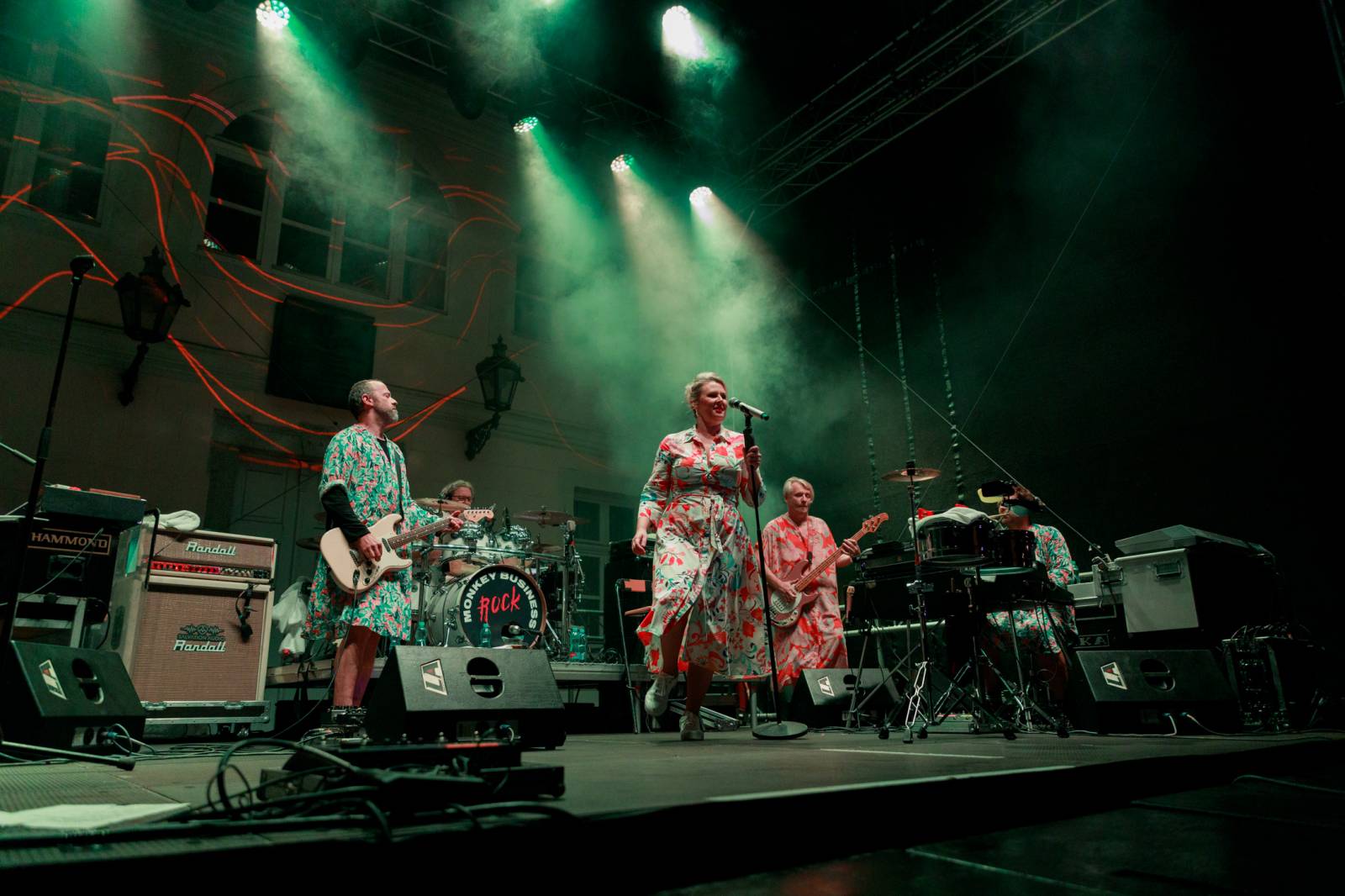 Monkey Business otevřeli v Karlových Varech legendární klub Kaiser 55, zahrál také Michael V. a Robot