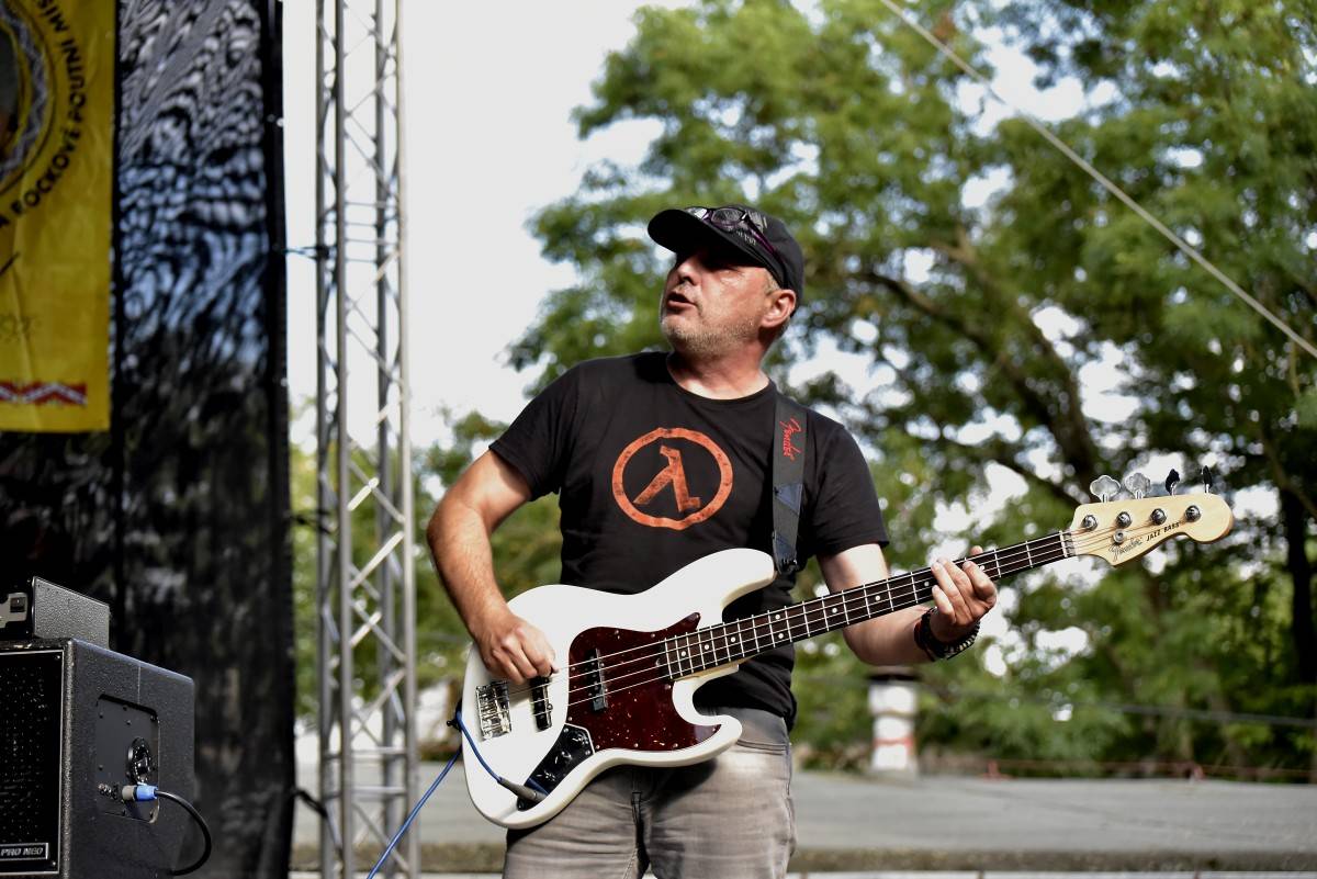 TrutnOFF přinesl do Brna spikleneckou atmosféru, zahráli Michal Prokop, Pražský výběr i Visací zámek