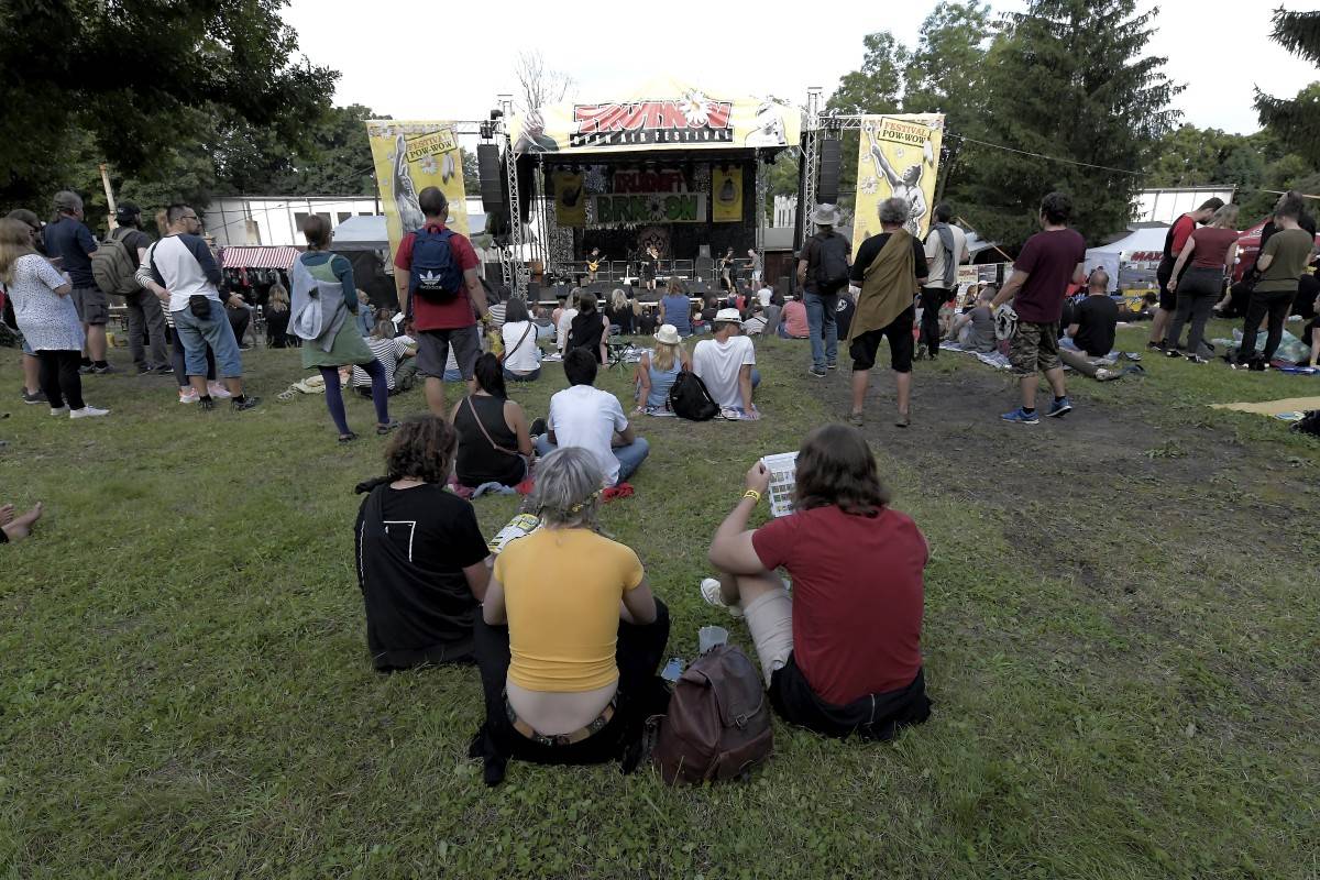 TrutnOFF přinesl do Brna spikleneckou atmosféru, zahráli Michal Prokop, Pražský výběr i Visací zámek
