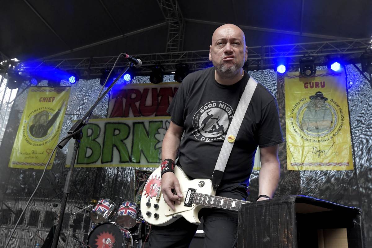 TrutnOFF přinesl do Brna spikleneckou atmosféru, zahráli Michal Prokop, Pražský výběr i Visací zámek