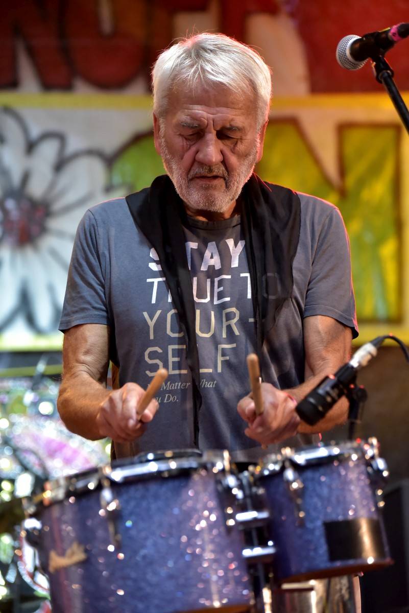 TrutnOFF přinesl do Brna spikleneckou atmosféru, zahráli Michal Prokop, Pražský výběr i Visací zámek