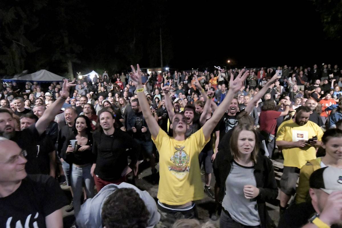TrutnOFF přinesl do Brna spikleneckou atmosféru, zahráli Michal Prokop, Pražský výběr i Visací zámek