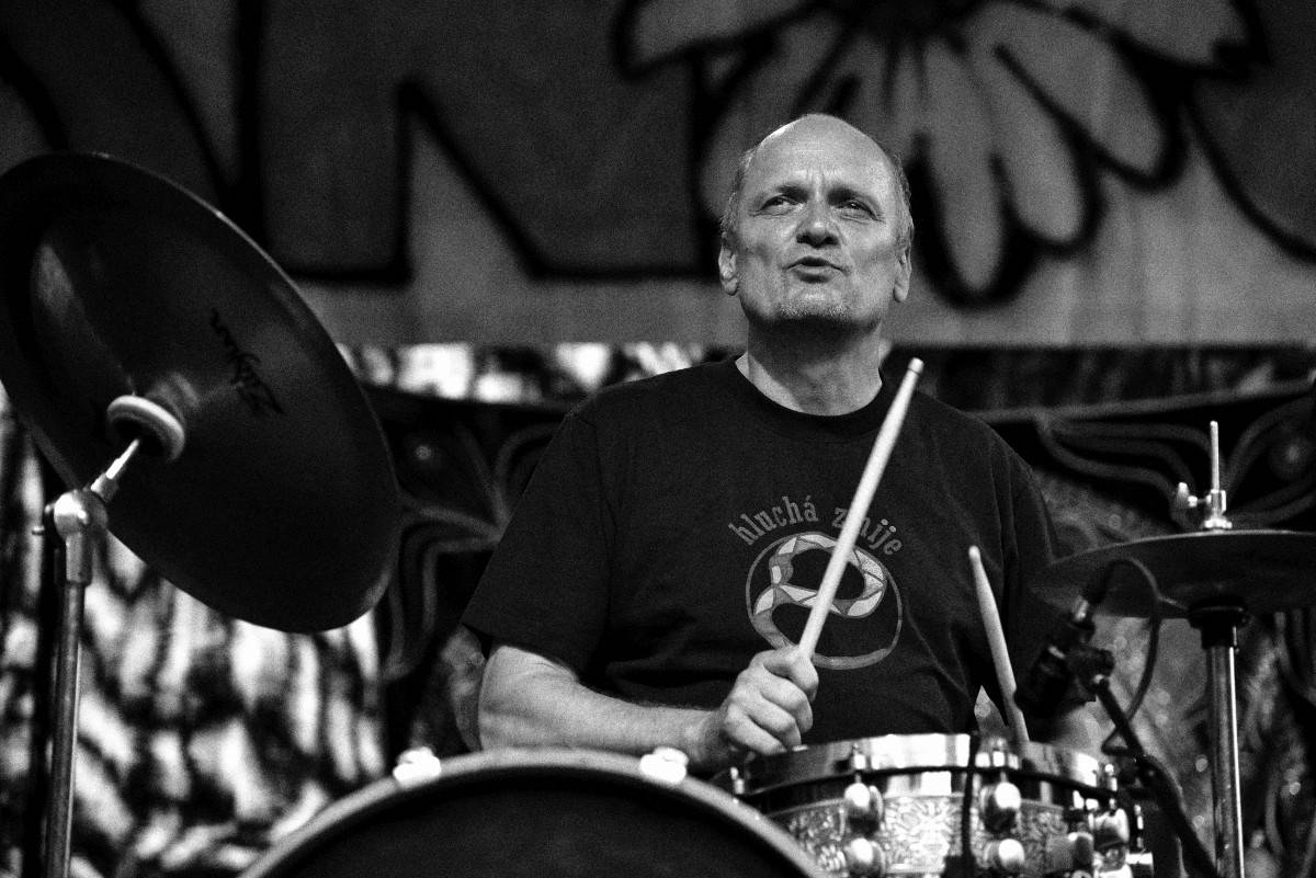 TrutnOFF přinesl do Brna spikleneckou atmosféru, zahráli Michal Prokop, Pražský výběr i Visací zámek