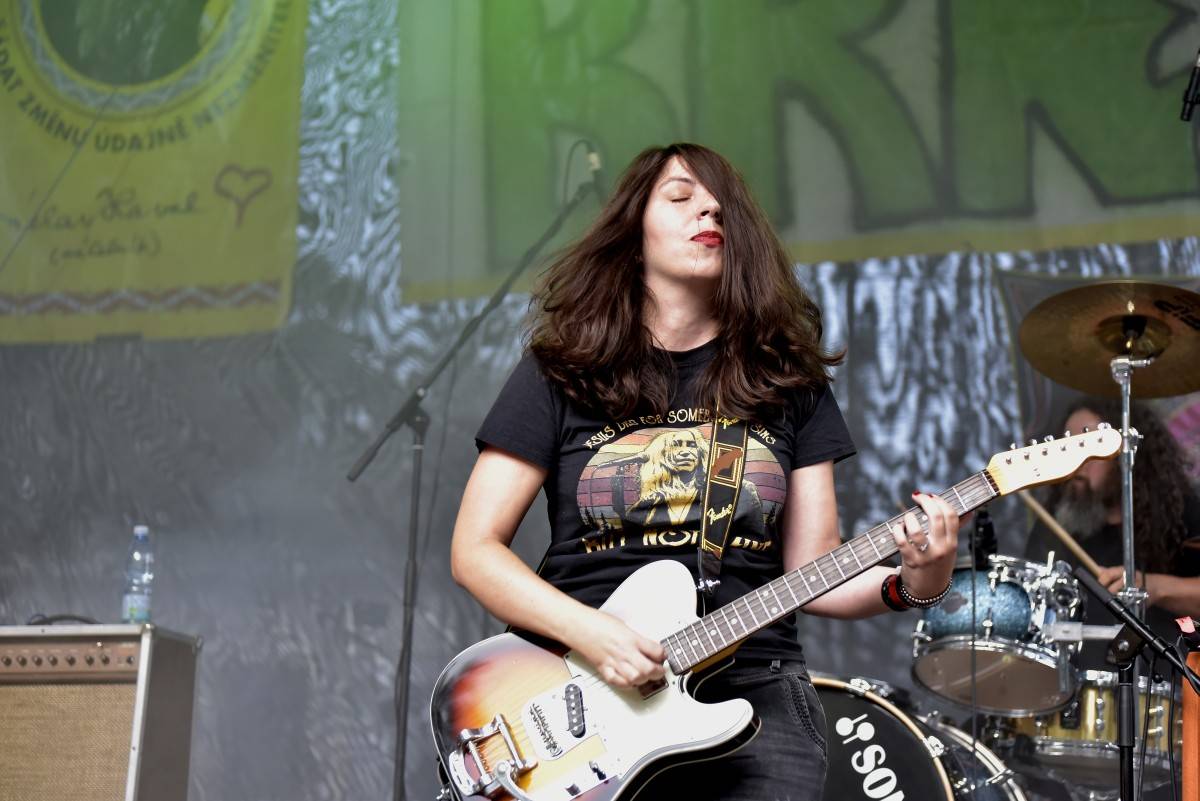 TrutnOFF přinesl do Brna spikleneckou atmosféru, zahráli Michal Prokop, Pražský výběr i Visací zámek