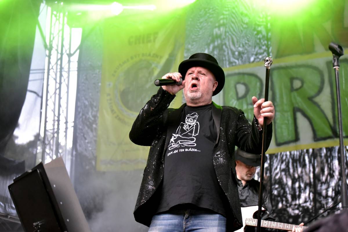 TrutnOFF přinesl do Brna spikleneckou atmosféru, zahráli Michal Prokop, Pražský výběr i Visací zámek