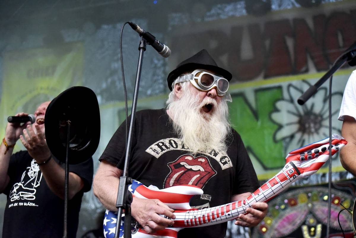 TrutnOFF přinesl do Brna spikleneckou atmosféru, zahráli Michal Prokop, Pražský výběr i Visací zámek