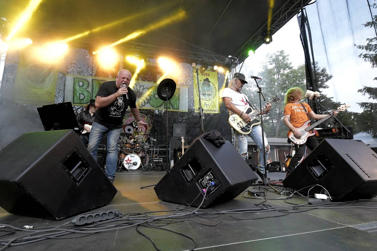 TrutnOFF přinesl do Brna spikleneckou atmosféru, zahráli Michal Prokop, Pražský výběr i Visací zámek