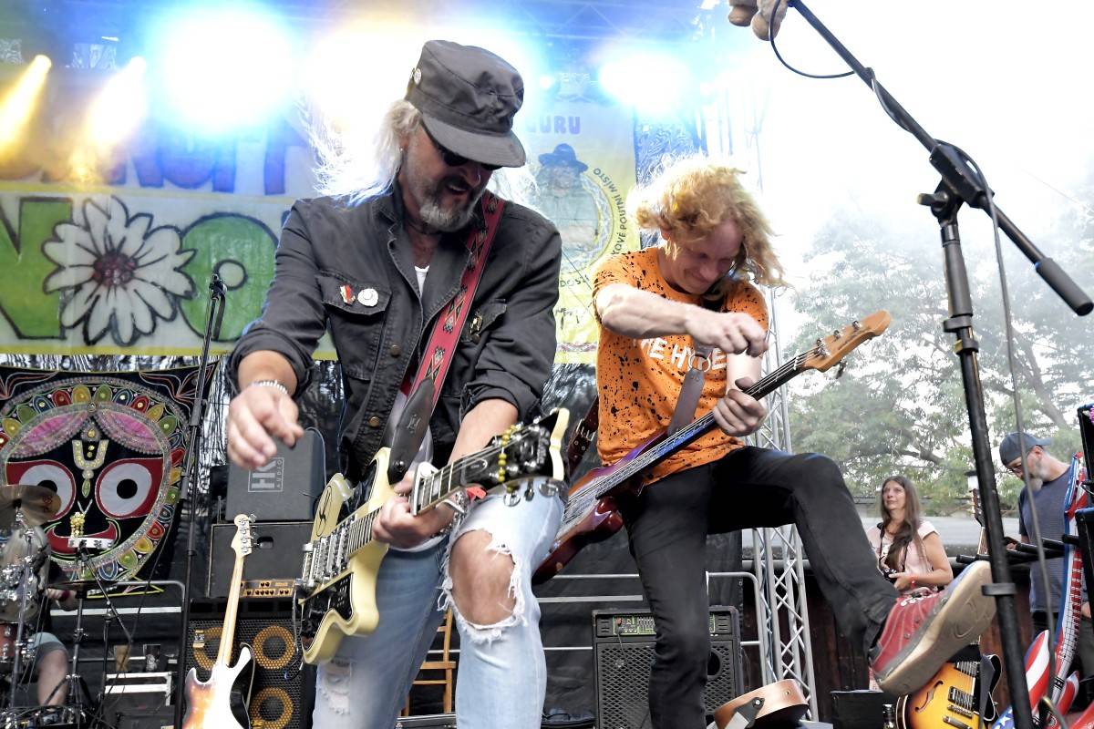 TrutnOFF přinesl do Brna spikleneckou atmosféru, zahráli Michal Prokop, Pražský výběr i Visací zámek