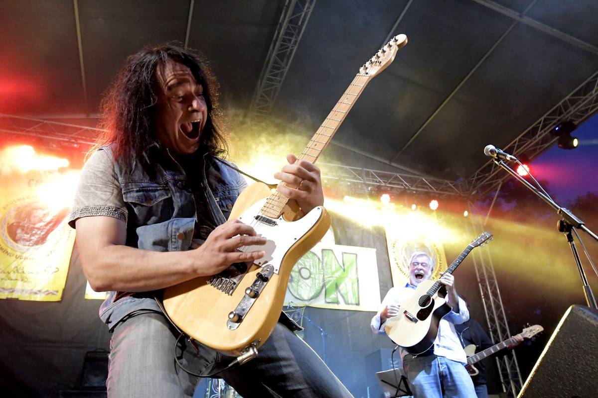 TrutnOFF přinesl do Brna spikleneckou atmosféru, zahráli Michal Prokop, Pražský výběr i Visací zámek