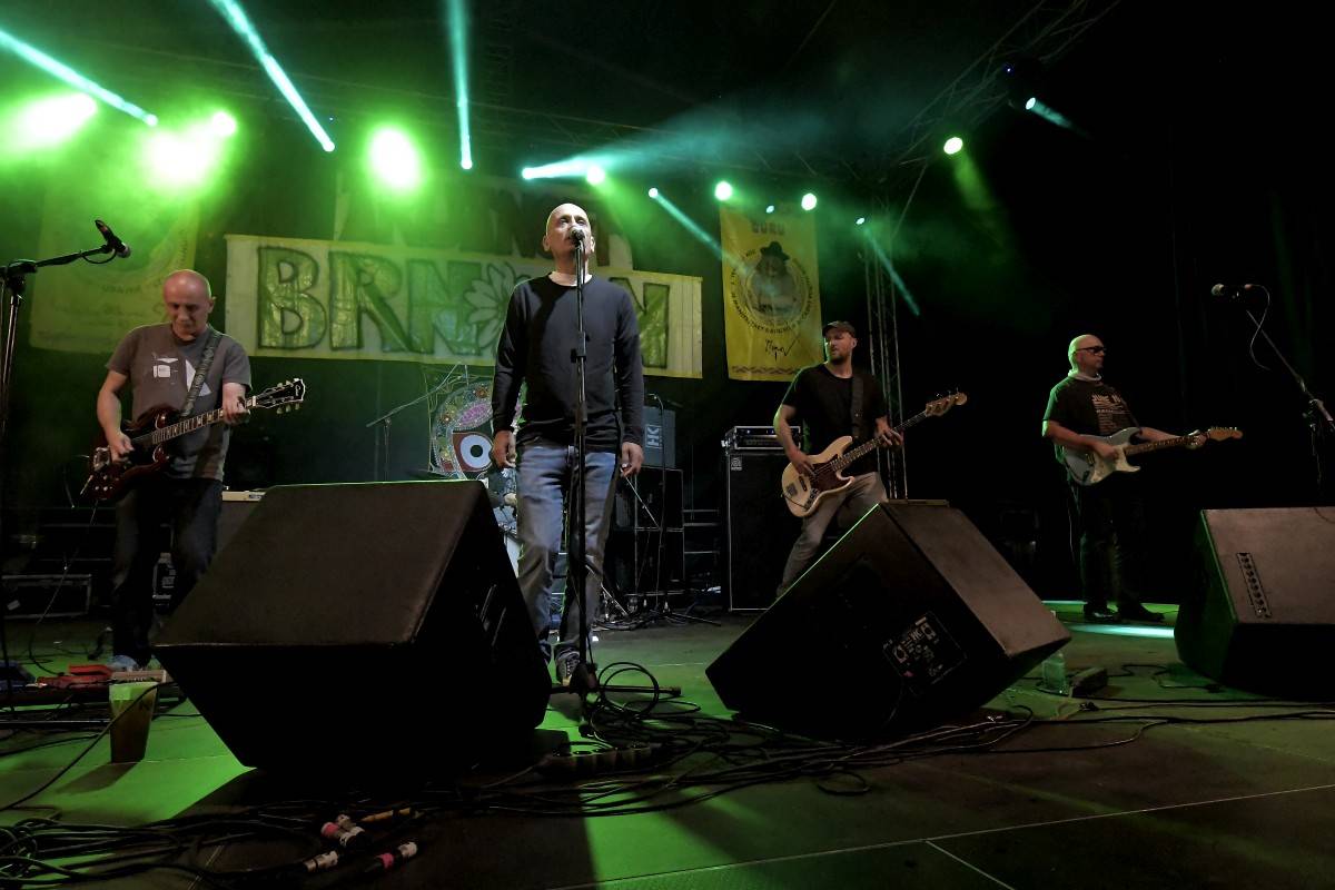 TrutnOFF přinesl do Brna spikleneckou atmosféru, zahráli Michal Prokop, Pražský výběr i Visací zámek