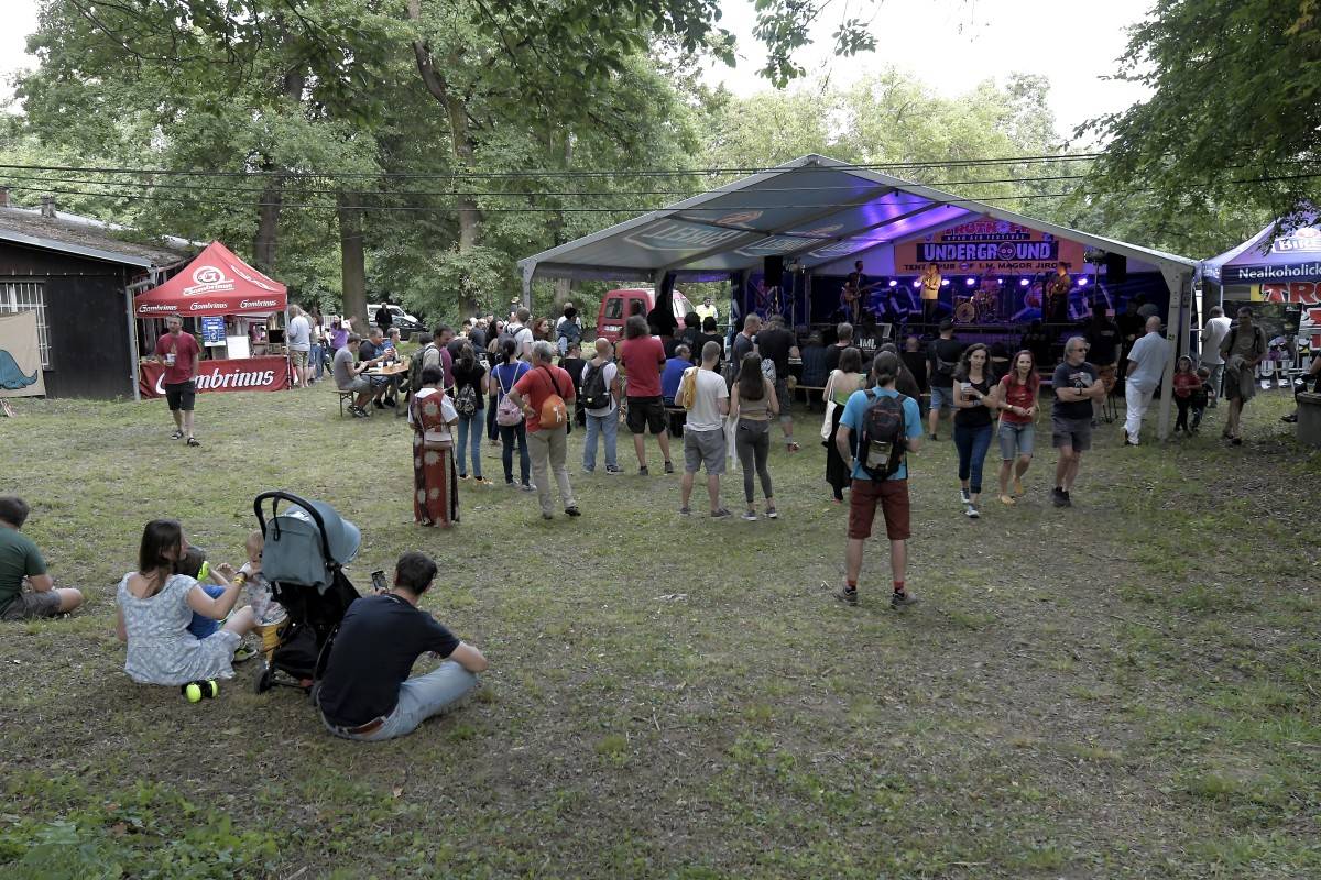 TrutnOFF přinesl do Brna spikleneckou atmosféru, zahráli Michal Prokop, Pražský výběr i Visací zámek