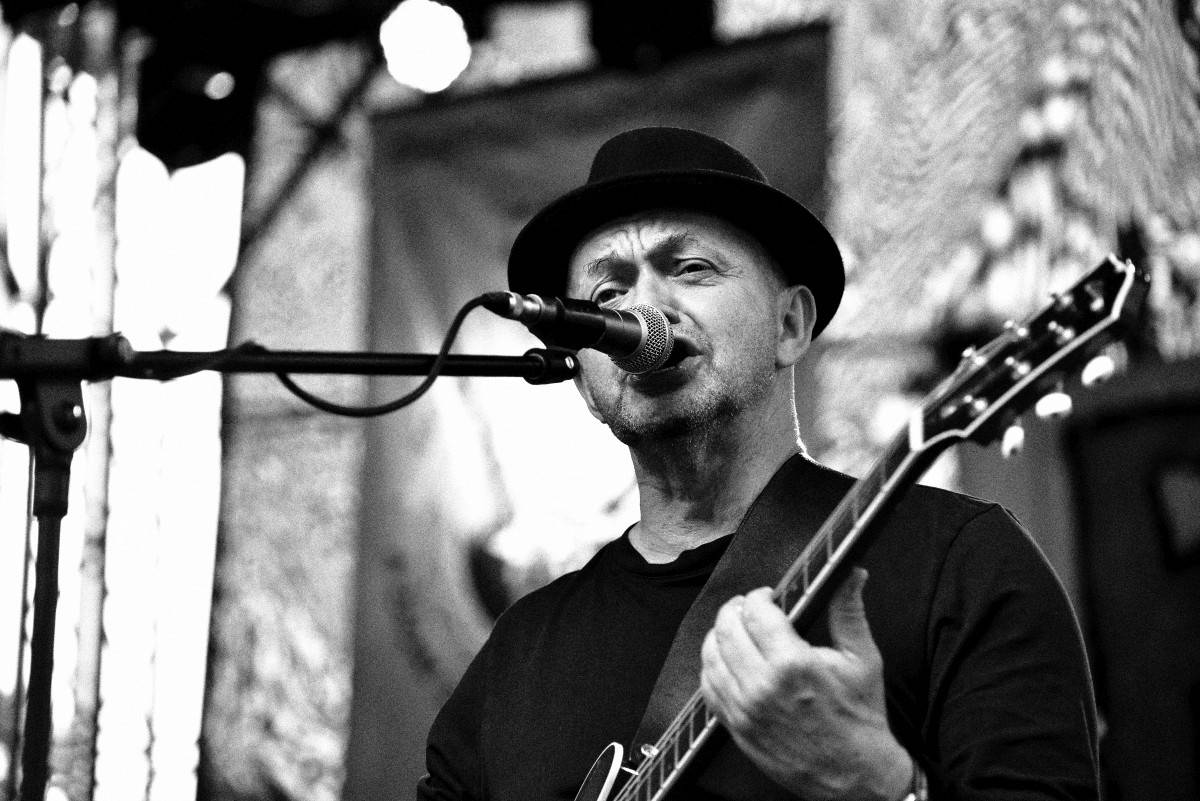 TrutnOFF přinesl do Brna spikleneckou atmosféru, zahráli Michal Prokop, Pražský výběr i Visací zámek