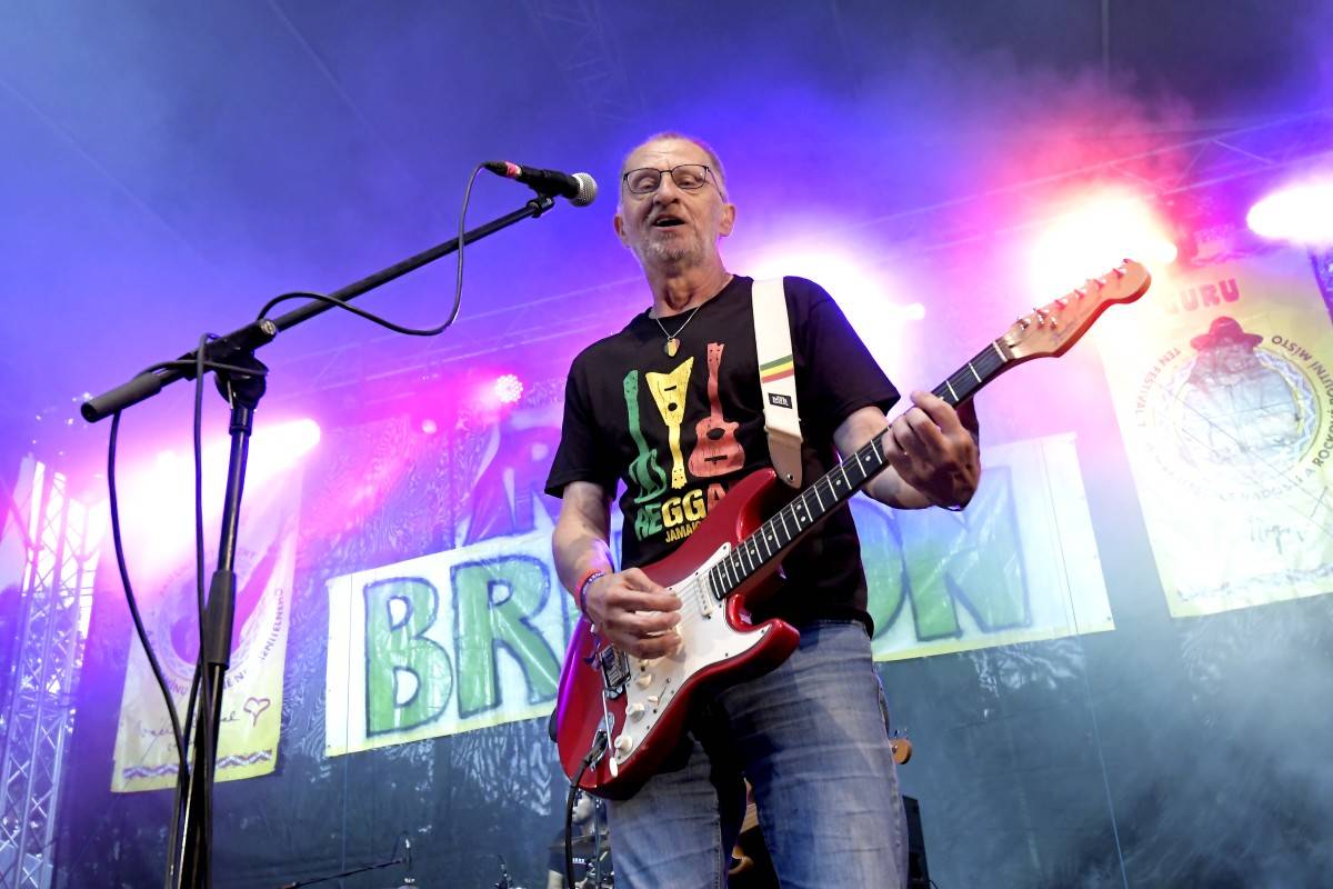 TrutnOFF přinesl do Brna spikleneckou atmosféru, zahráli Michal Prokop, Pražský výběr i Visací zámek