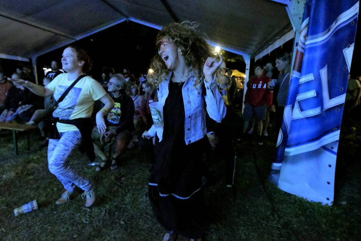 TrutnOFF přinesl do Brna spikleneckou atmosféru, zahráli Michal Prokop, Pražský výběr i Visací zámek