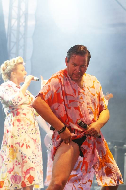 J.A.R. a Monkey Business skotačili na brněnském výstavišti, groovy rytmy a vtipem nešetřili 