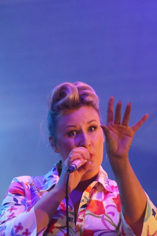 J.A.R. a Monkey Business skotačili na brněnském výstavišti, groovy rytmy a vtipem nešetřili 