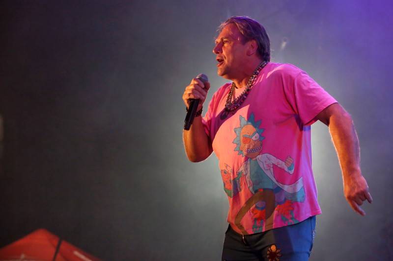 J.A.R. a Monkey Business skotačili na brněnském výstavišti, groovy rytmy a vtipem nešetřili 