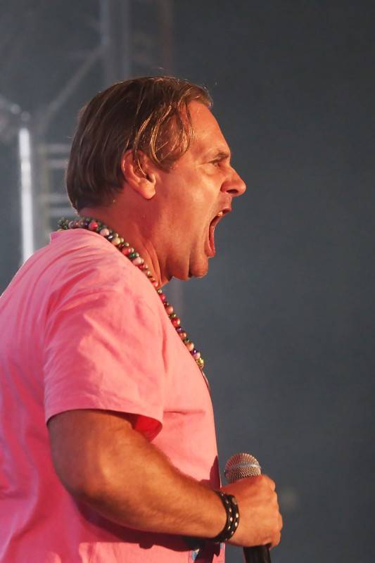 J.A.R. a Monkey Business skotačili na brněnském výstavišti, groovy rytmy a vtipem nešetřili 