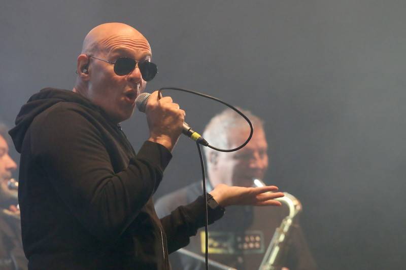 J.A.R. a Monkey Business skotačili na brněnském výstavišti, groovy rytmy a vtipem nešetřili 