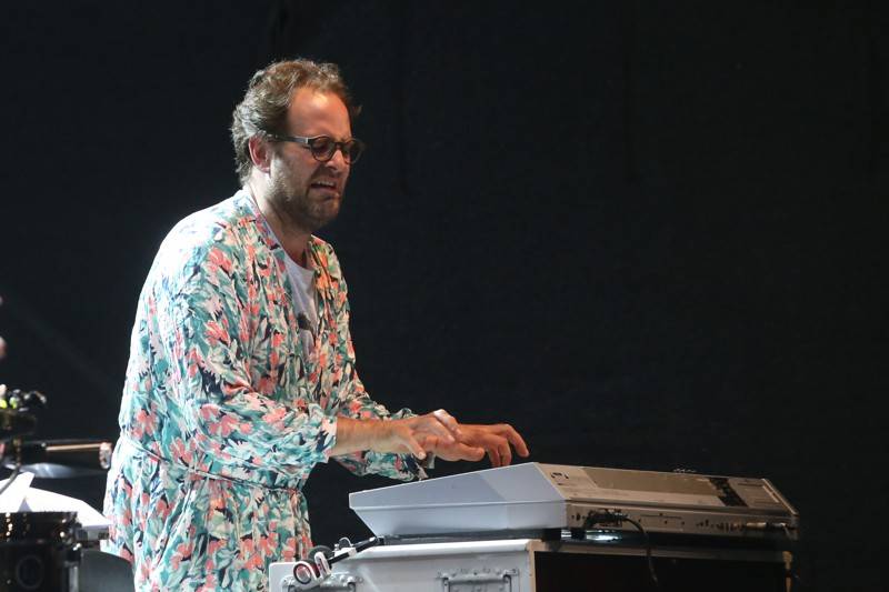 J.A.R. a Monkey Business skotačili na brněnském výstavišti, groovy rytmy a vtipem nešetřili 