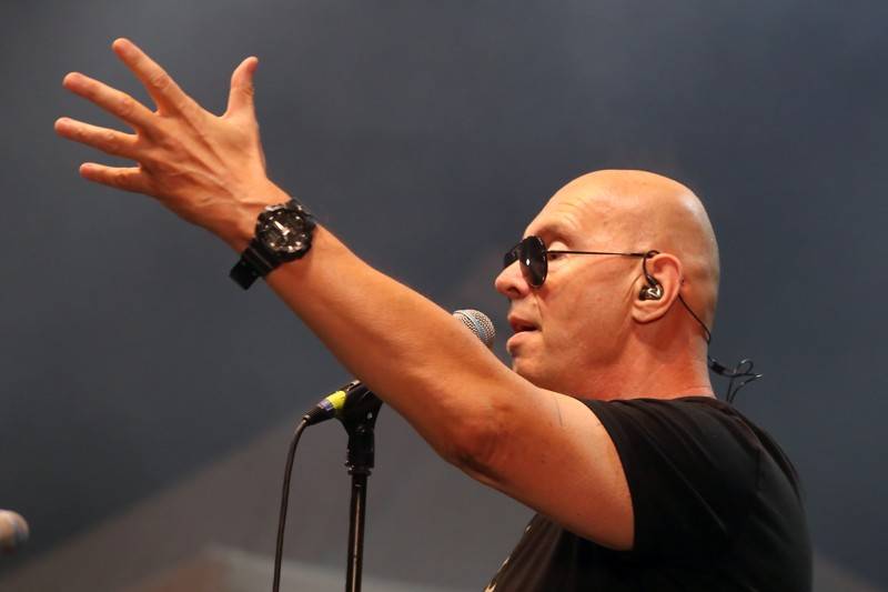 J.A.R. a Monkey Business skotačili na brněnském výstavišti, groovy rytmy a vtipem nešetřili 