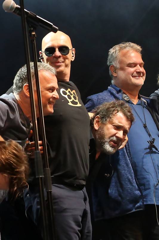 J.A.R. a Monkey Business skotačili na brněnském výstavišti, groovy rytmy a vtipem nešetřili 