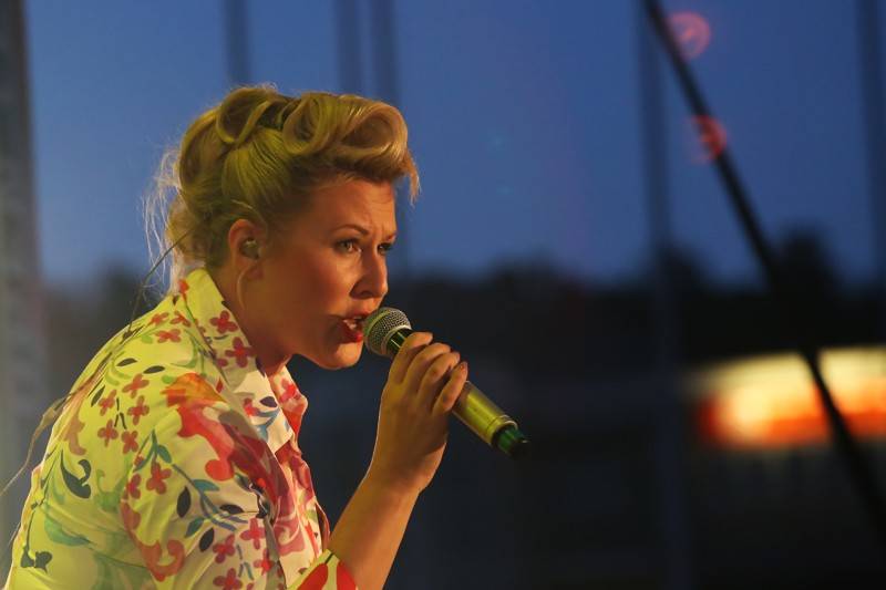 J.A.R. a Monkey Business skotačili na brněnském výstavišti, groovy rytmy a vtipem nešetřili 