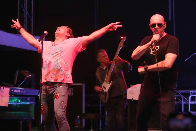 J.A.R. a Monkey Business skotačili na brněnském výstavišti, groovy rytmy a vtipem nešetřili 