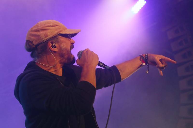 J.A.R. a Monkey Business skotačili na brněnském výstavišti, groovy rytmy a vtipem nešetřili 