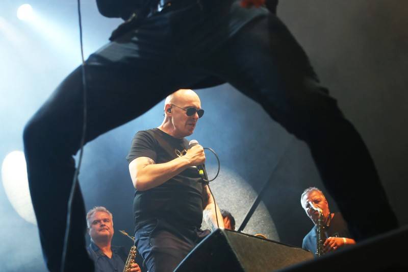 J.A.R. a Monkey Business skotačili na brněnském výstavišti, groovy rytmy a vtipem nešetřili 