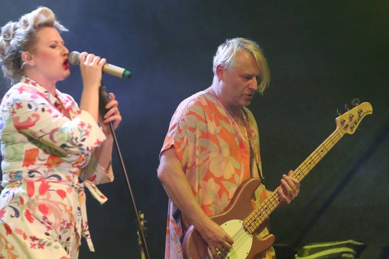 J.A.R. a Monkey Business skotačili na brněnském výstavišti, groovy rytmy a vtipem nešetřili 