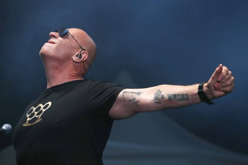 J.A.R. a Monkey Business skotačili na brněnském výstavišti, groovy rytmy a vtipem nešetřili 