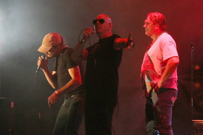 J.A.R. a Monkey Business skotačili na brněnském výstavišti, groovy rytmy a vtipem nešetřili 