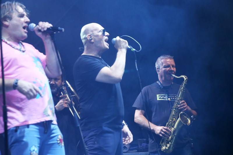 J.A.R. a Monkey Business skotačili na brněnském výstavišti, groovy rytmy a vtipem nešetřili 